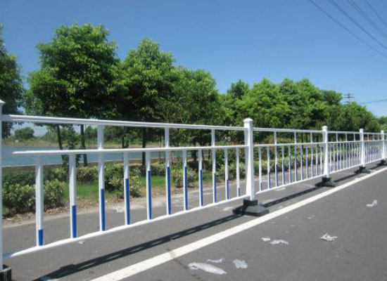交通護欄
